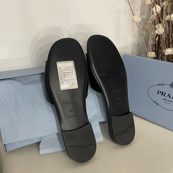 !SOLD! Prada Triangle Logo Strap Black Leather White Slide Sandal Flip Flop 37.5 - Picture 6 of 8